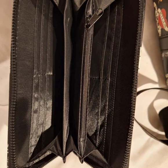 ED HARDY TATTOO SATCHEL & WALLET SET - Picture 7 of 8